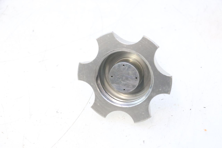 photo de BOUCHON RESERVOIR ESSENCE APOLLO RFZ 140 - Détail de la pièce