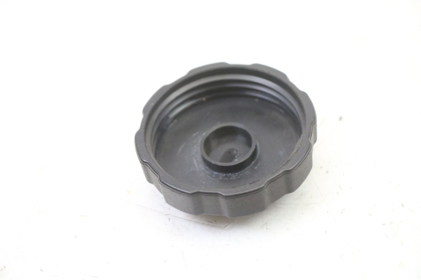 photo de BOUCHON RESERVOIR ESSENCE PEUGEOT SATELIS COMPRESSOR K15 125 (2006 - 2009)