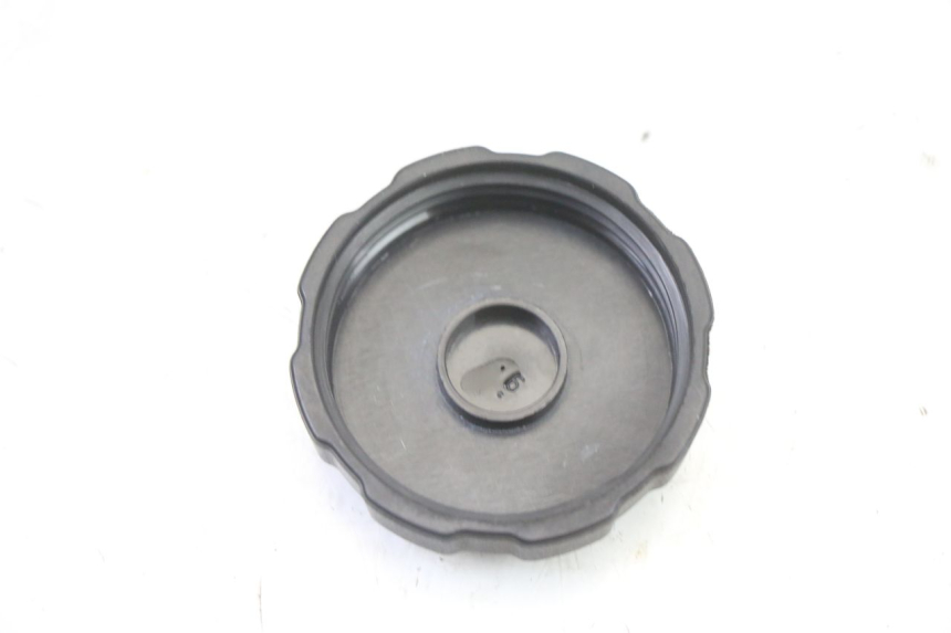 photo de BOUCHON RESERVOIR ESSENCE PEUGEOT SATELIS COMPRESSOR K15 125 (2006 - 2009)
