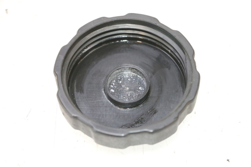 photo de BOUCHON RESERVOIR ESSENCE PEUGEOT SATELIS COMPRESSOR K15 125 (2006 - 2009) - Détail de la pièce
