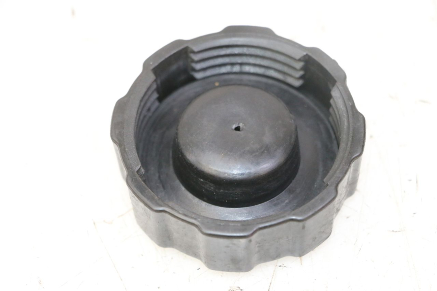 photo de BOUCHON RESERVOIR ESSENCE PEUGEOT SATELIS 125 (2013 - 2018)