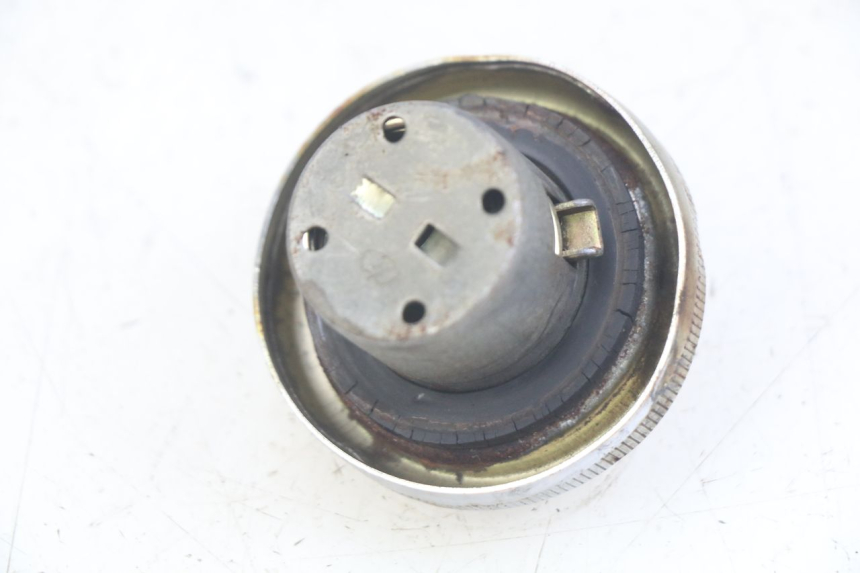 photo de BOUCHON RESERVOIR ESSENCE SHINERAY XY250 STXE 250 (2006 - 2012)