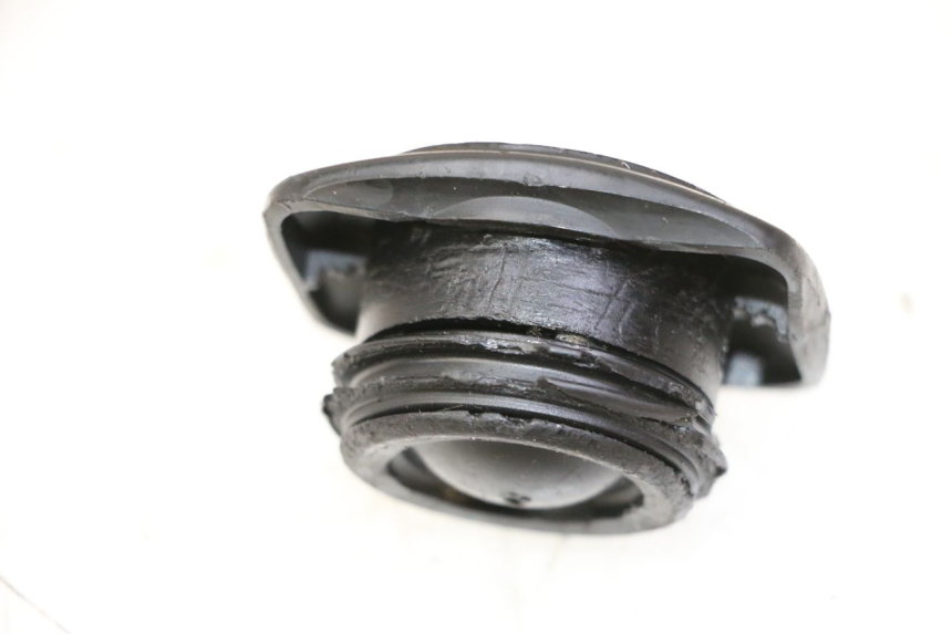 photo de BOUCHON RESERVOIR ESSENCE PEUGEOT SPEEDAKE 50 (1995 - 1997)