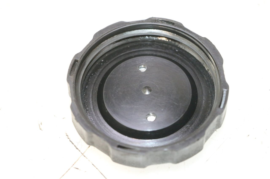 photo de BOUCHON RESERVOIR ESSENCE PEUGEOT SPEEDFIGHT 2 AC 50 (2000 - 2009) - Détail de la pièce