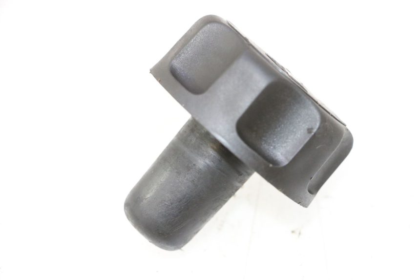 photo de BOUCHON RESERVOIR ESSENCE MBK STUNT NAKED 50 (2004 - 2018) - Vue principale
