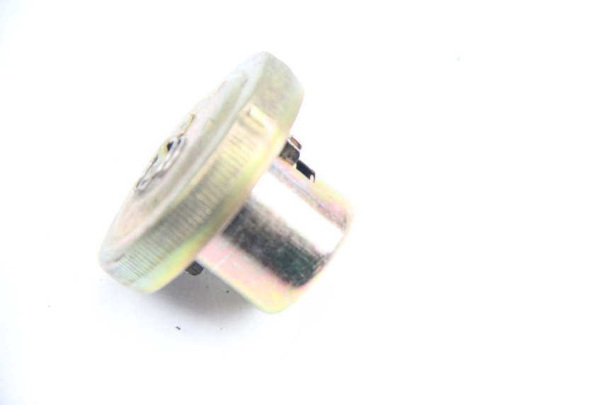photo de BOUCHON RESERVOIR ESSENCE SYM JET 4 4T 50 (2018 - 2021)