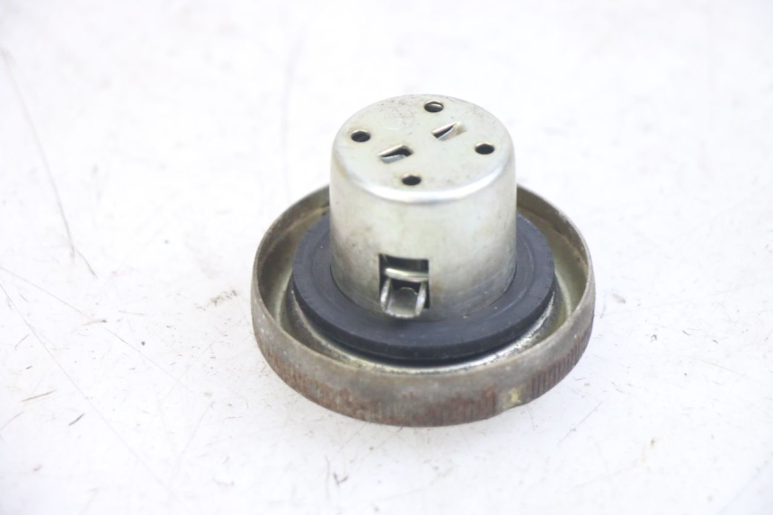 photo de BOUCHON RESERVOIR ESSENCE SYM ORBIT 2 TS 2T 50 (2011 - 2016)
