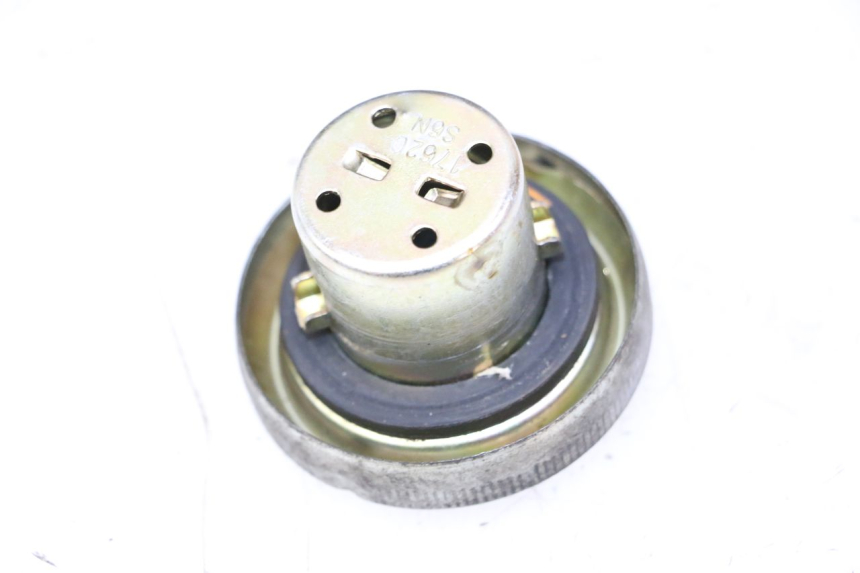 photo de BOUCHON RESERVOIR ESSENCE PEUGEOT TWEET PRO CARGO 50 (2018 - 2020)