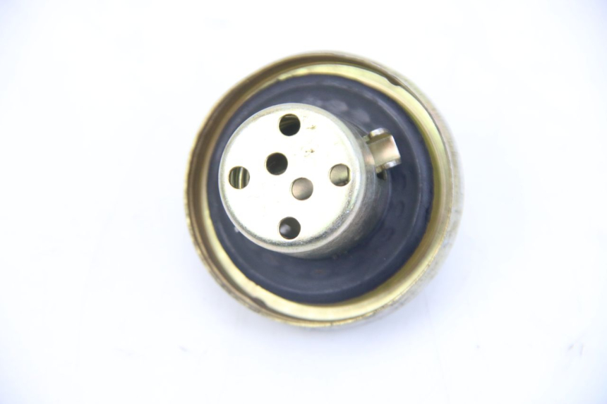 photo de BOUCHON RESERVOIR ESSENCE VENESI LOWIGI RETRO JJ50QT-3 50 (2020 - 2022)
