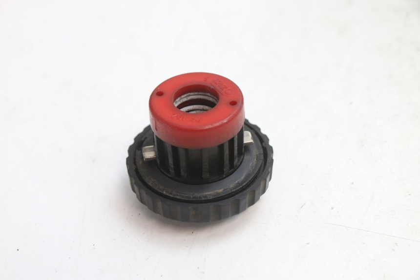 photo de BOUCHON RESERVOIR ESSENCE PIAGGIO VESPA PK FL 2T 50 (1990 - 1996) - Autre angle de vue