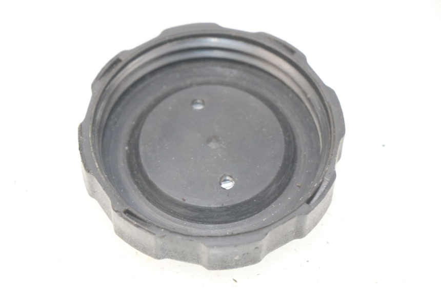 photo de BOUCHON RESERVOIR ESSENCE PEUGEOT VIVACITY 50 (1998 - 2003)
