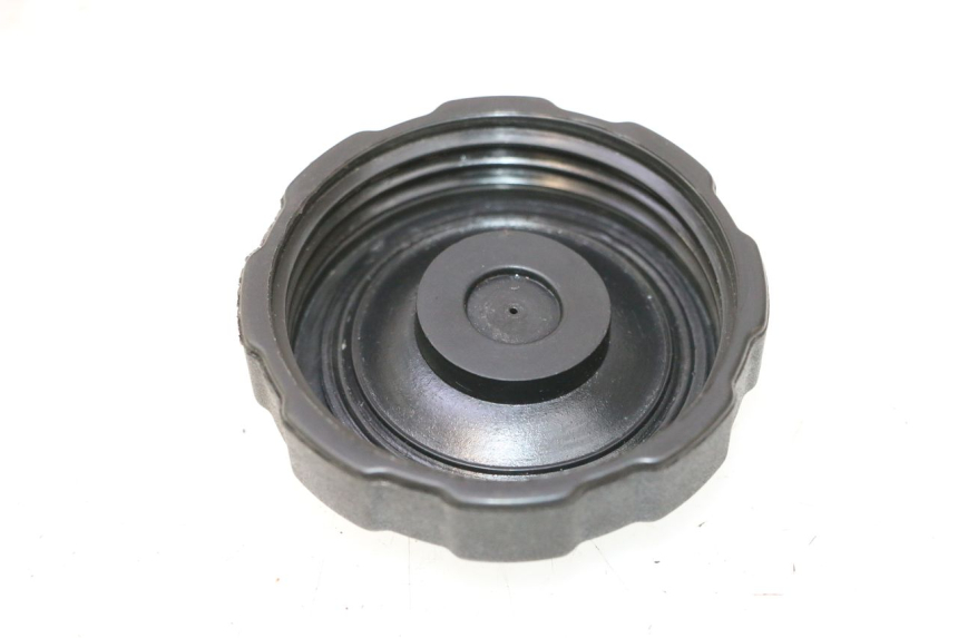 photo de BOUCHON RESERVOIR ESSENCE PEUGEOT VIVACITY 50 (2004 - 2009) - Détail de la pièce