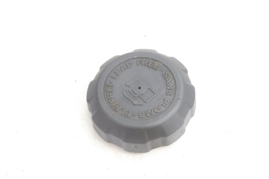 photo de BOUCHON RESERVOIR ESSENCE PEUGEOT VIVACITY 100 (1999 - 2008) - Détail de la pièce