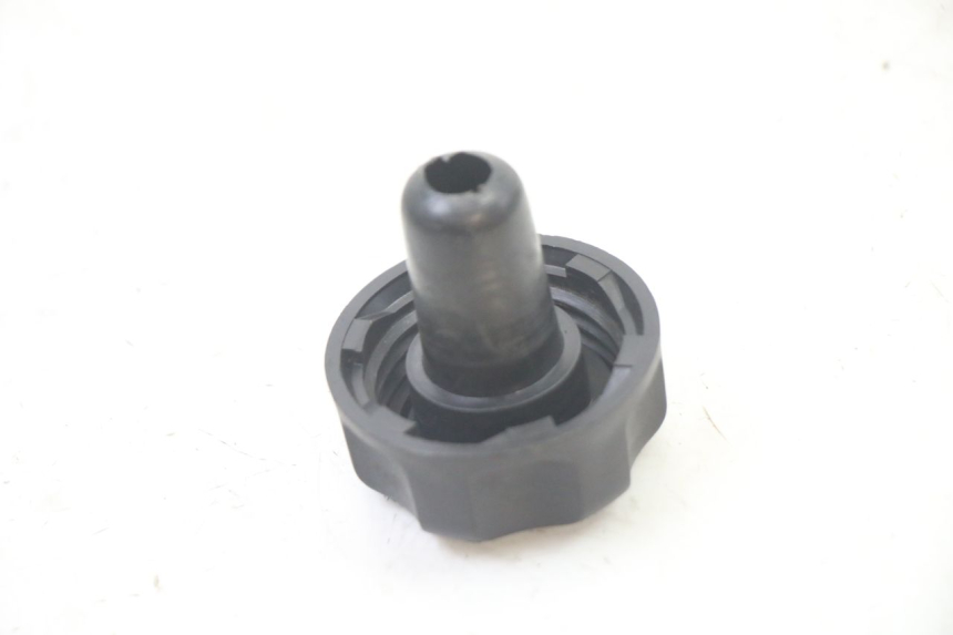 photo de BOUCHON RESERVOIR ESSENCE YAMAHA WHY 50 (1998 - 2000)