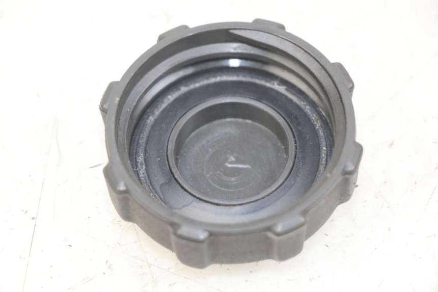 photo de BOUCHON RESERVOIR ESSENCE PIAGGIO X8 125 (2004 - 2007)