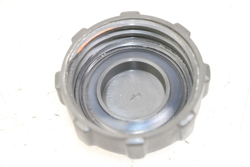 photo de BOUCHON RESERVOIR ESSENCE PIAGGIO XEVO - X EVO 125 (2007 - 2016) - Détail de la pièce