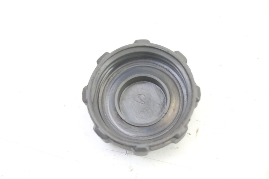 photo de BOUCHON RESERVOIR ESSENCE PIAGGIO XEVO - X EVO 125 (2007 - 2016)