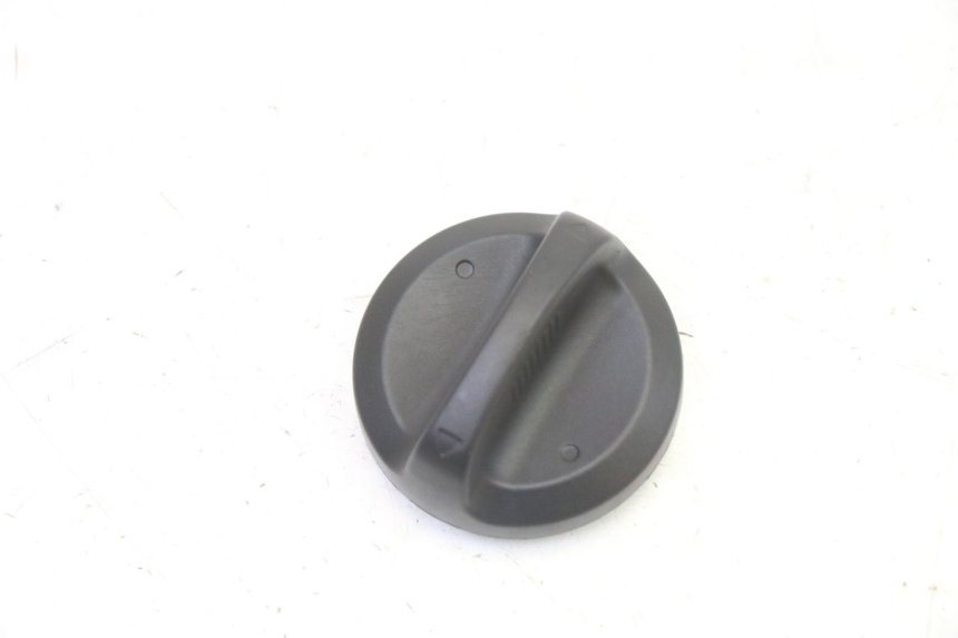photo de BOUCHON RESERVOIR ESSENCE YAMAHA XMAX X-MAX 125 (2021 - 2025)