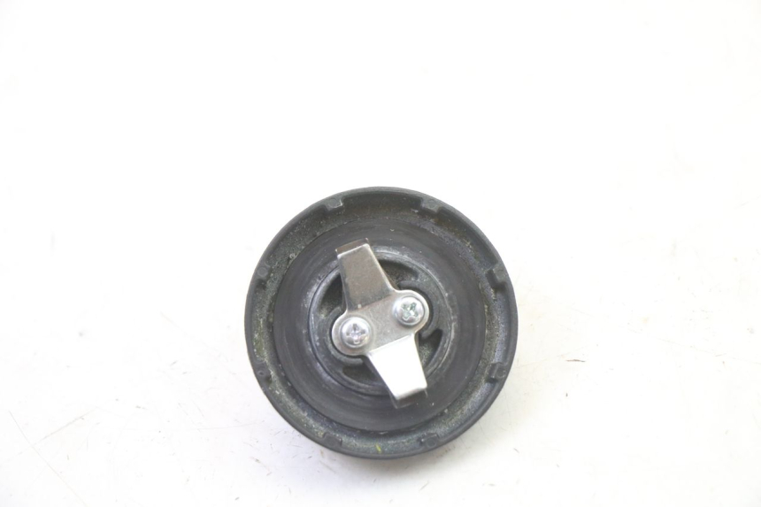 photo de BOUCHON RESERVOIR ESSENCE YAMAHA XMAX X-MAX 125 (2021 - 2025)