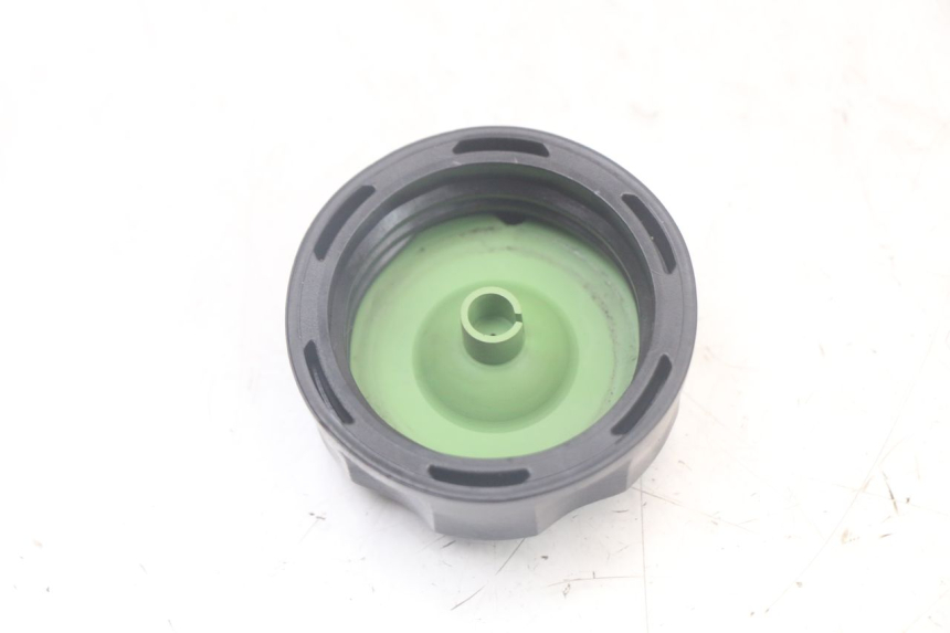 photo de BOUCHON RESERVOIR ESSENCE YAMAHA AEROX 2T 50 (2013 - 2017)