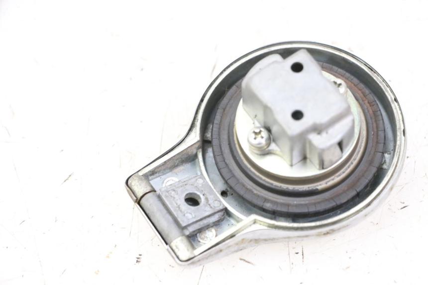 photo de BOUCHON RESERVOIR ESSENCE YAMAHA SR 125 (1982 - 2003)