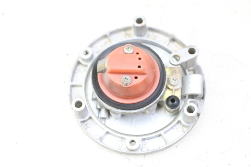 photo de BOUCHON RESERVOIR ESSENCE YAMAHA TZR 50 (2008 - 2016)