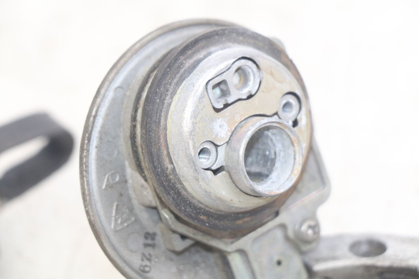 photo de BOUCHON RESERVOIR ESSENCE YAMAHA YZF R1 1000 (2007 - 2008)