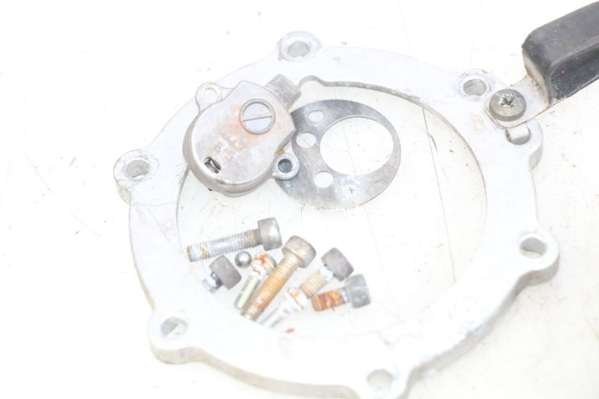 photo de BOUCHON RESERVOIR ESSENCE YAMAHA YZF R1 1000 (2007 - 2008)