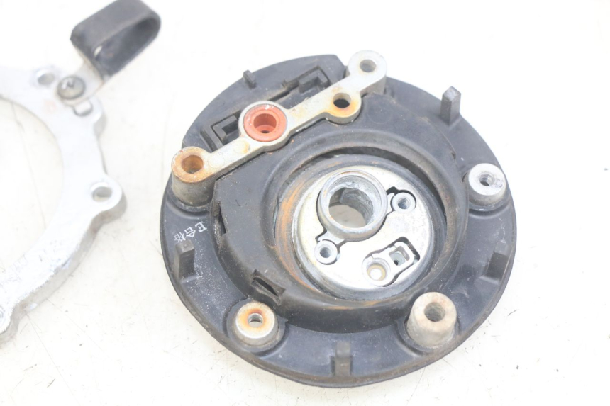 photo de BOUCHON RESERVOIR ESSENCE YAMAHA YZF R1 1000 (2007 - 2008)