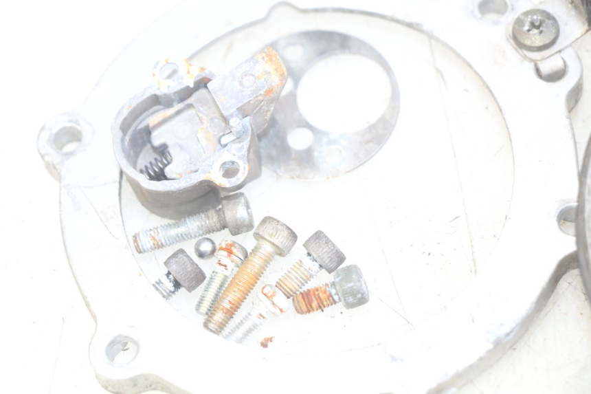 photo de BOUCHON RESERVOIR ESSENCE YAMAHA YZF R1 1000 (2007 - 2008)
