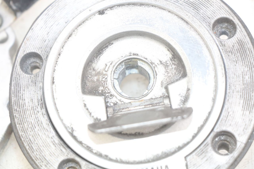 photo de BOUCHON RESERVOIR ESSENCE YAMAHA YZF R1 1000 (2007 - 2008)