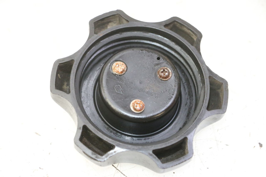 photo de BOUCHON RESERVOIR ESSENCE YAMAHA YZ 125 (1998 - 2005)