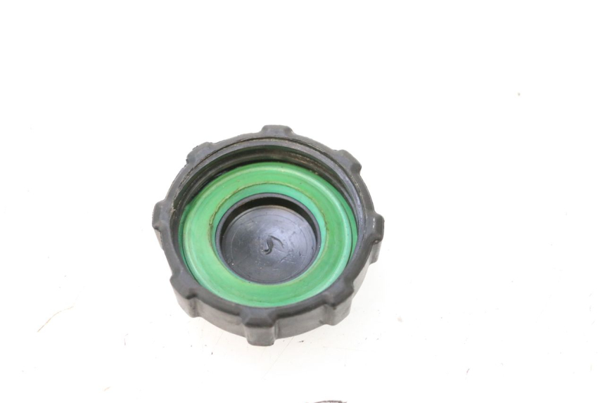 photo de BOUCHON RESERVOIR ESSENCE PIAGGIO ZIP 4T 50 (2018 - 2020) - Zoom état d’usage