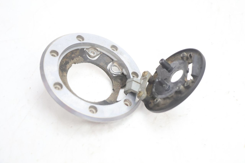 photo de BOUCHON RESERVOIR ESSENCE KAWASAKI ZX-6R ZX6R 600 (1995 - 1997) - Zoom état d’usage
