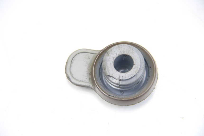 photo de BOUCHON RESERVOIR HUILE MBK BOOSTER NEXT GENERATION 50 (2004 - 2007) - Zoom état d’usage