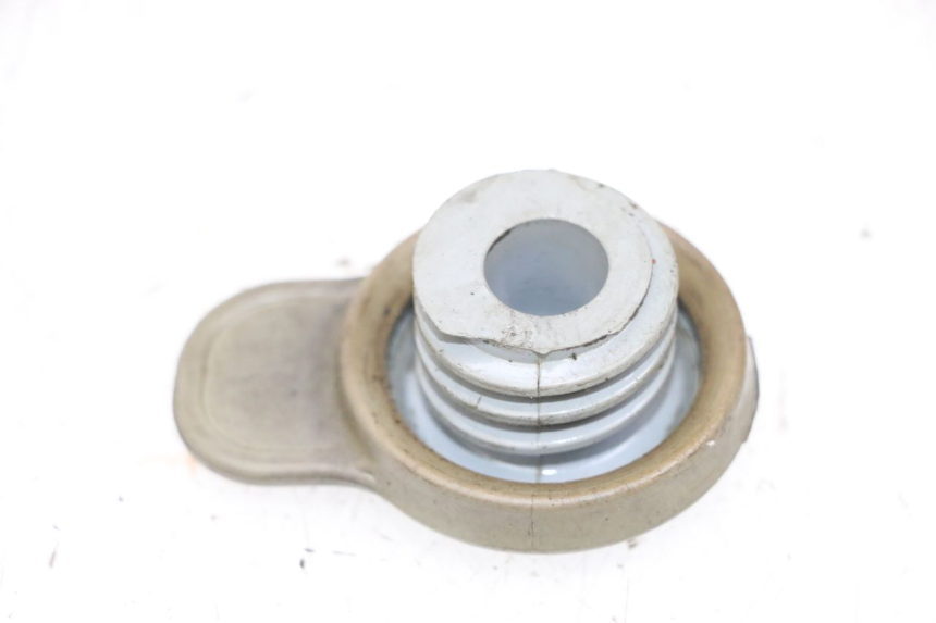 photo de BOUCHON RESERVOIR HUILE MBK BOOSTER SPIRIT NAKED 50 (2004 - 2017) - Détail de la pièce