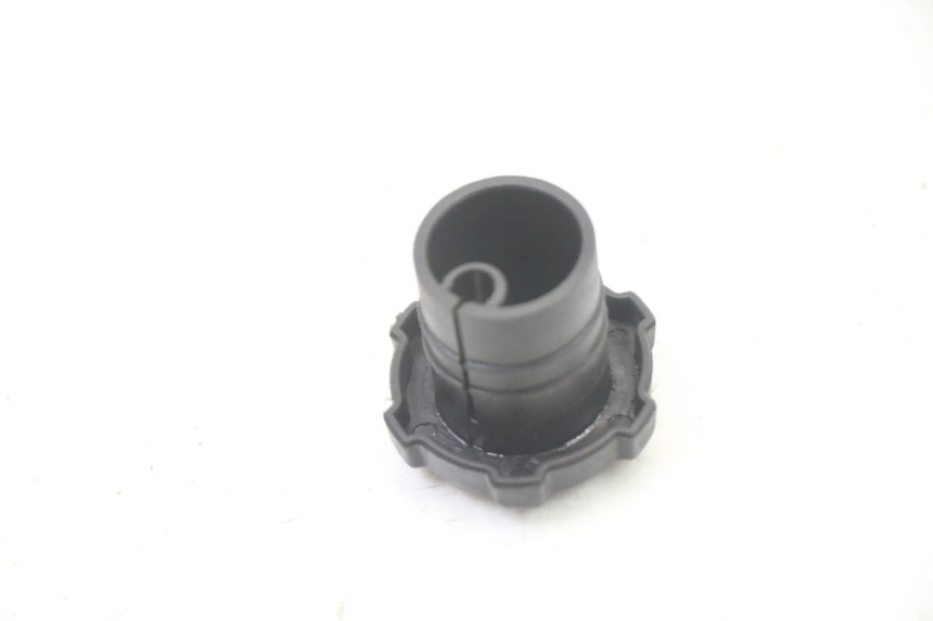 photo de BOUCHON RESERVOIR HUILE PIAGGIO FLY 2T 50 (2004 - 2017)