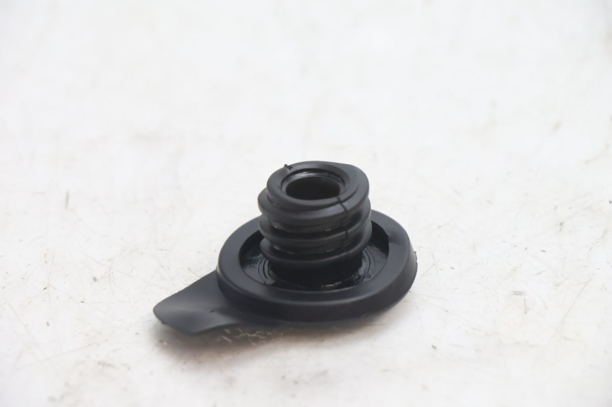 photo de BOUCHON RESERVOIR HUILE TNT MOTOR GRIDO 2T 50 (2010 - 2019) - Zoom état d’usage