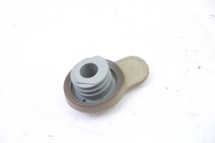 photo de BOUCHON RESERVOIR HUILE YAMAHA JOG R 50 (2004 - 2014)