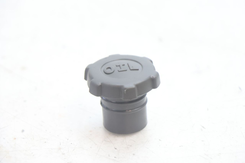 photo de BOUCHON RESERVOIR HUILE PIAGGIO LIBERTY 50 (1998 - 2003) - Vue principale