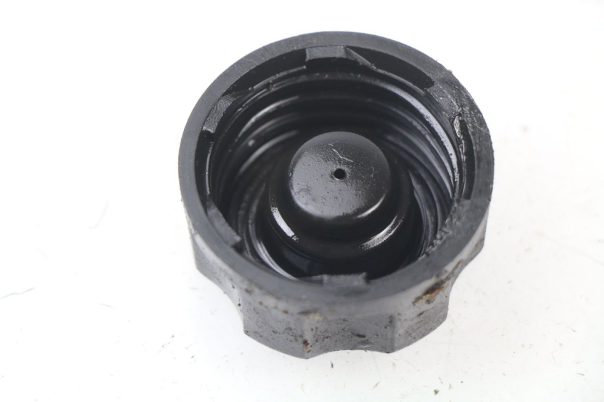 photo de BOUCHON RESERVOIR HUILE PEUGEOT LUDIX BLASTER 50 (2006 - 2014)