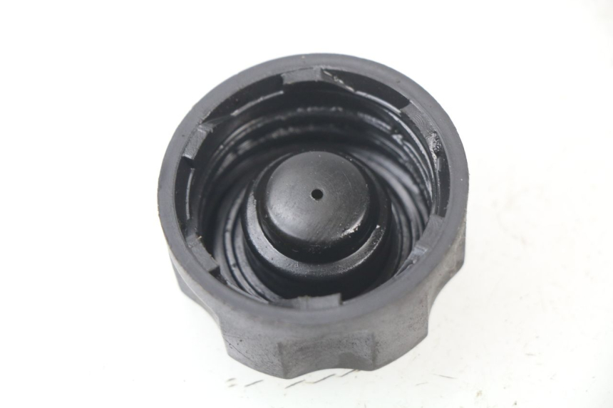 photo de BOUCHON RESERVOIR HUILE PEUGEOT LUDIX ONE 50 (2004 - 2006)