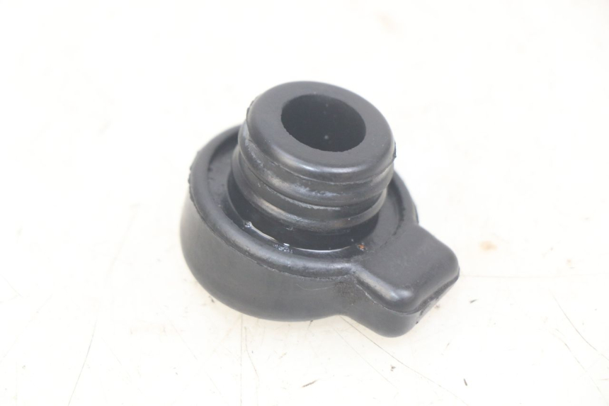 photo de BOUCHON RESERVOIR HUILE PIAGGIO NEW TYPHOON 50 (2010 - 2017) - Détail de la pièce