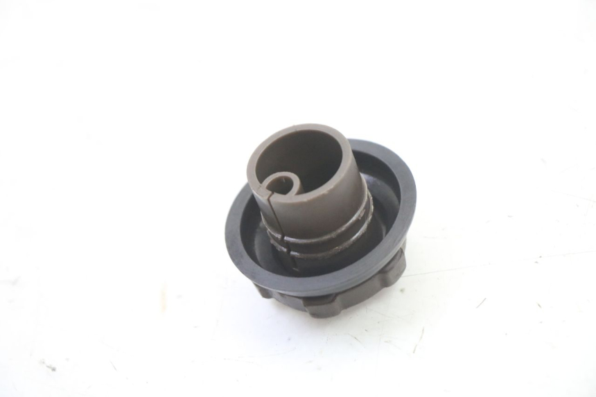 photo de BOUCHON RESERVOIR HUILE PIAGGIO NRG POWER PUREJET 50 (2018 - 2021)