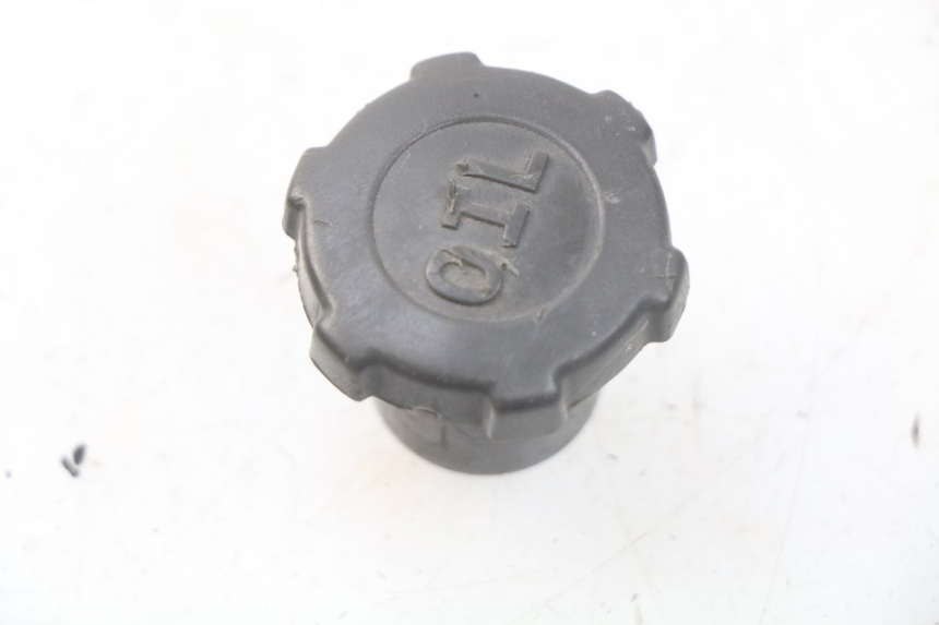 photo de BOUCHON RESERVOIR HUILE PIAGGIO FLY 2T 50 (2004 - 2017)