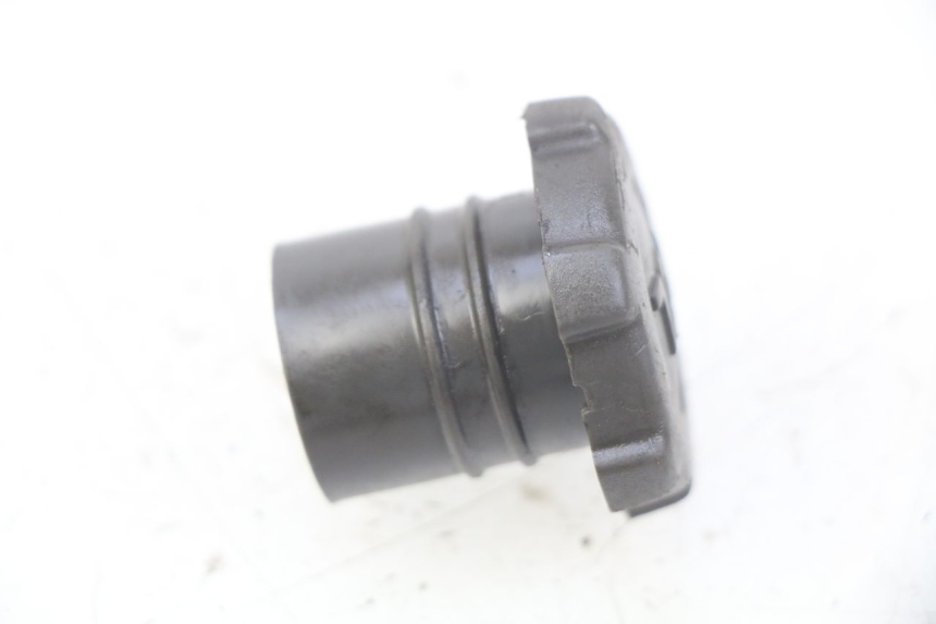 photo de BOUCHON RESERVOIR HUILE PIAGGIO HEXAGON 2T 125 (1994 - 1998)