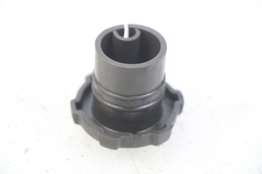 photo de BOUCHON RESERVOIR HUILE PIAGGIO HEXAGON 2T 125 (1994 - 1998)