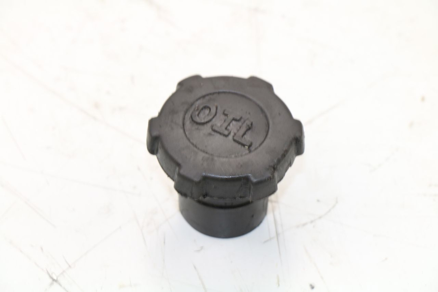 photo de BOUCHON RESERVOIR HUILE PIAGGIO LIBERTY 2T 50 (2009 - 2013)
