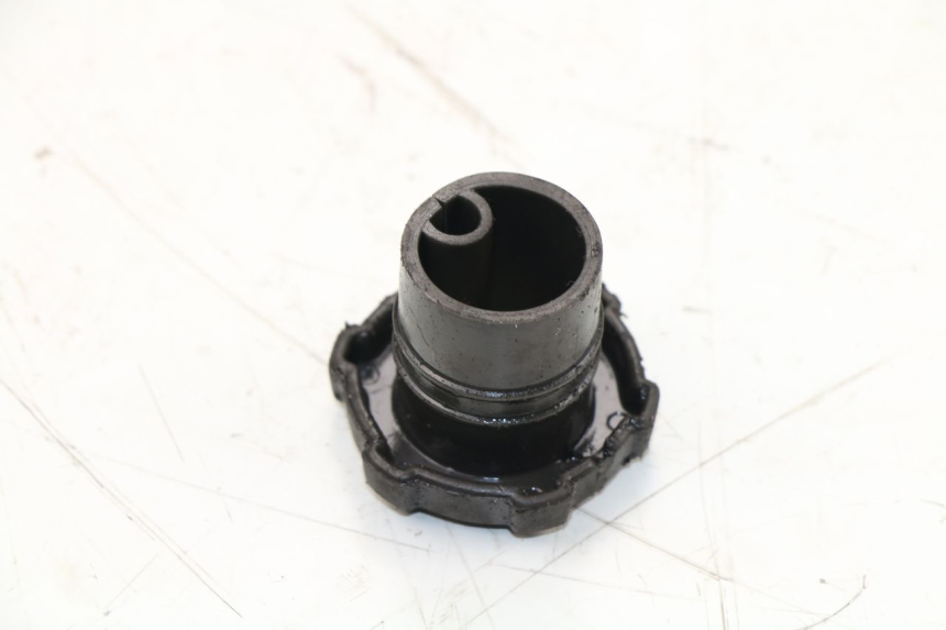 photo de BOUCHON RESERVOIR HUILE PIAGGIO LIBERTY 2T 50 (2009 - 2013)