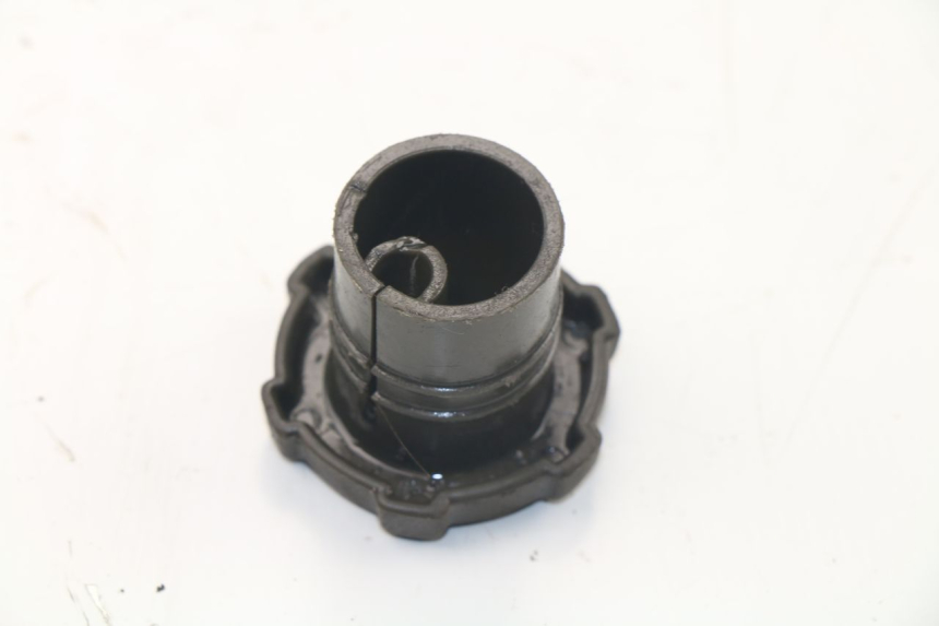 photo de BOUCHON RESERVOIR HUILE PIAGGIO LIBERTY 2T 50 (2009 - 2013)